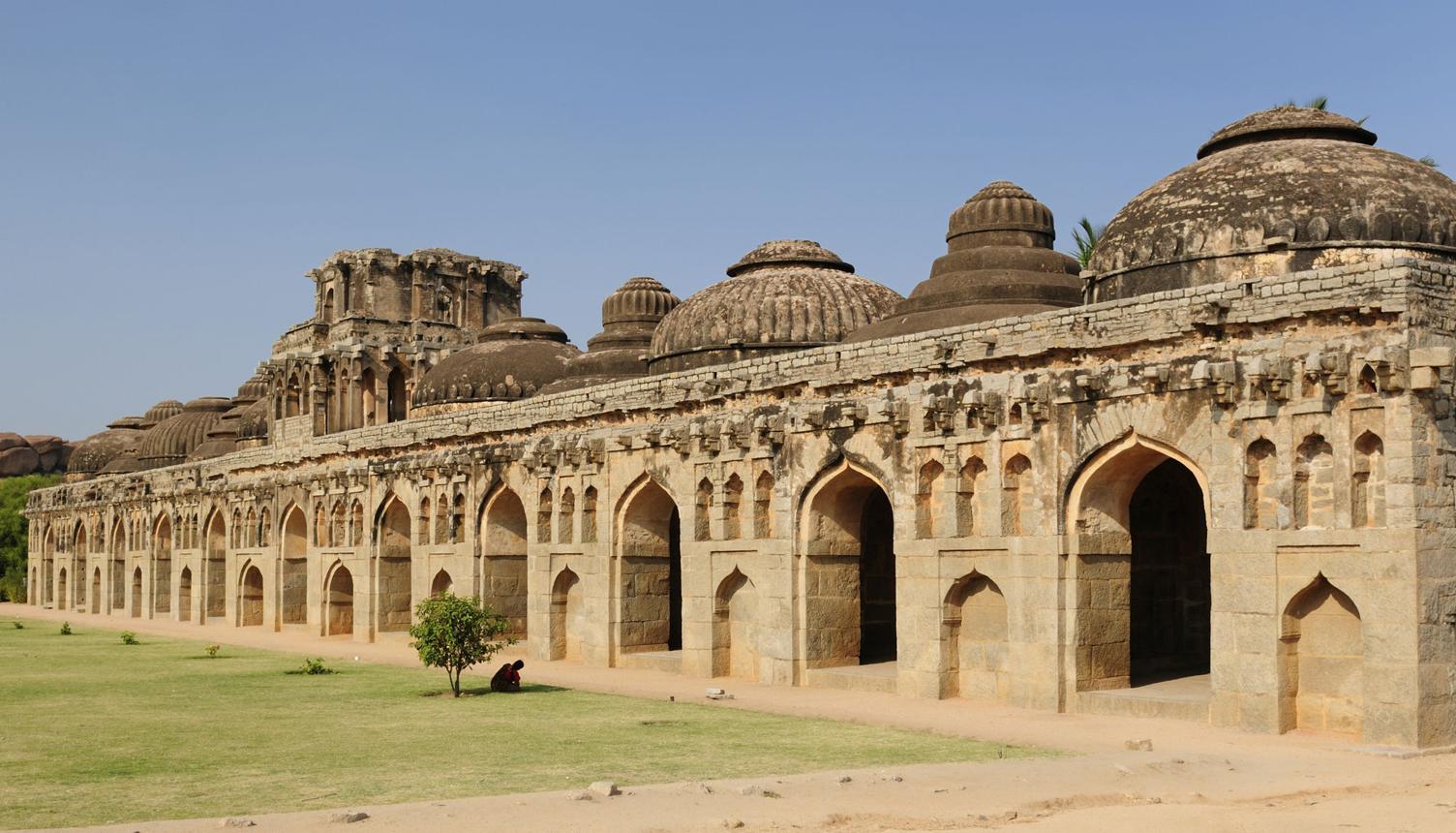 Hampi Royal Architecture & Temple Tour image