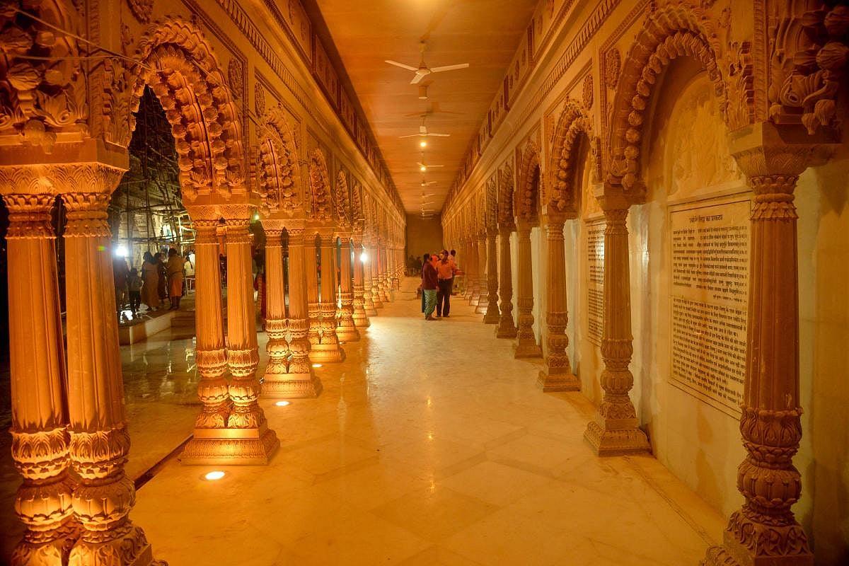 Varanasi Spiritual Walk & Ganga Aarti image
