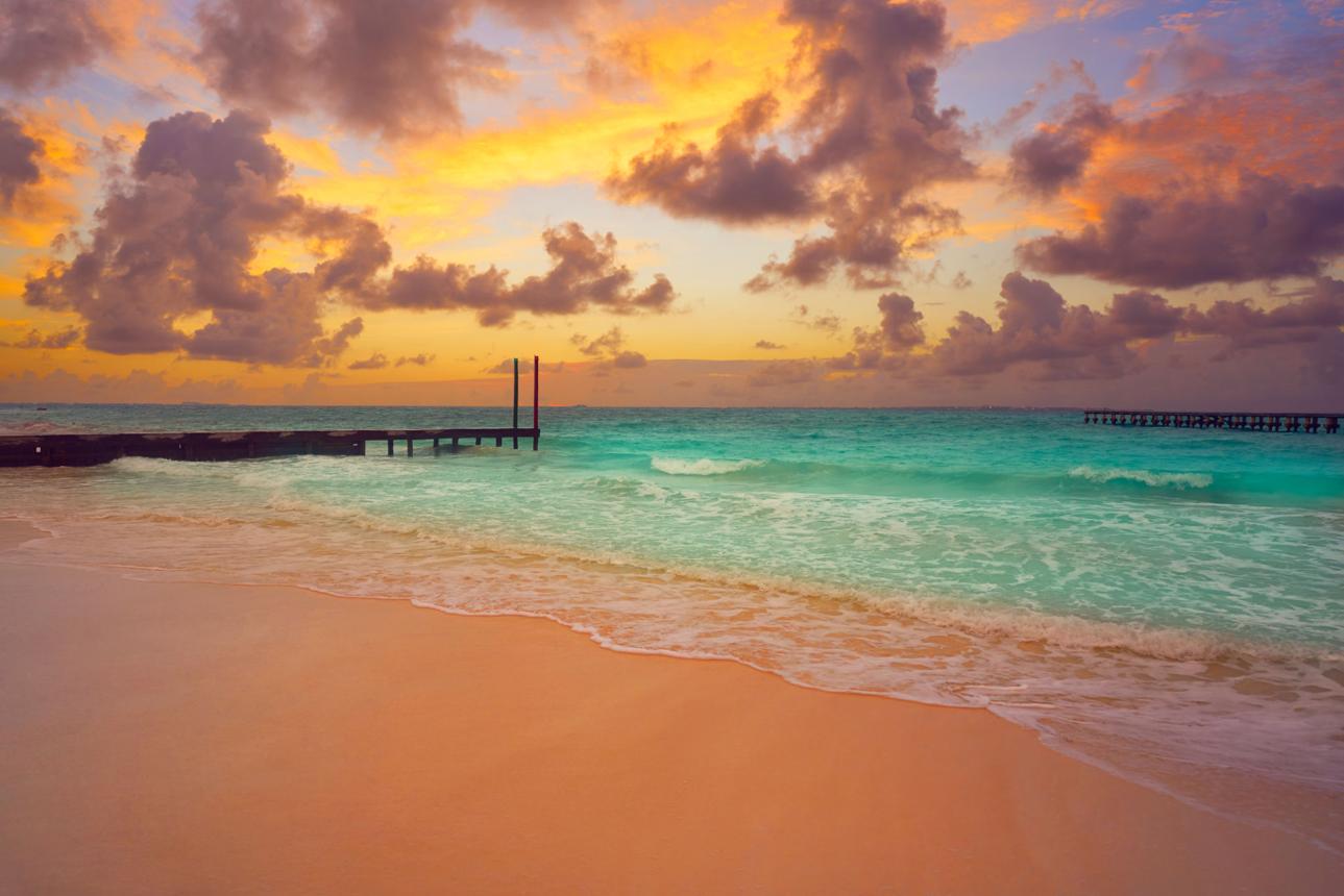 Cancún Beach & Local Explorer image 1