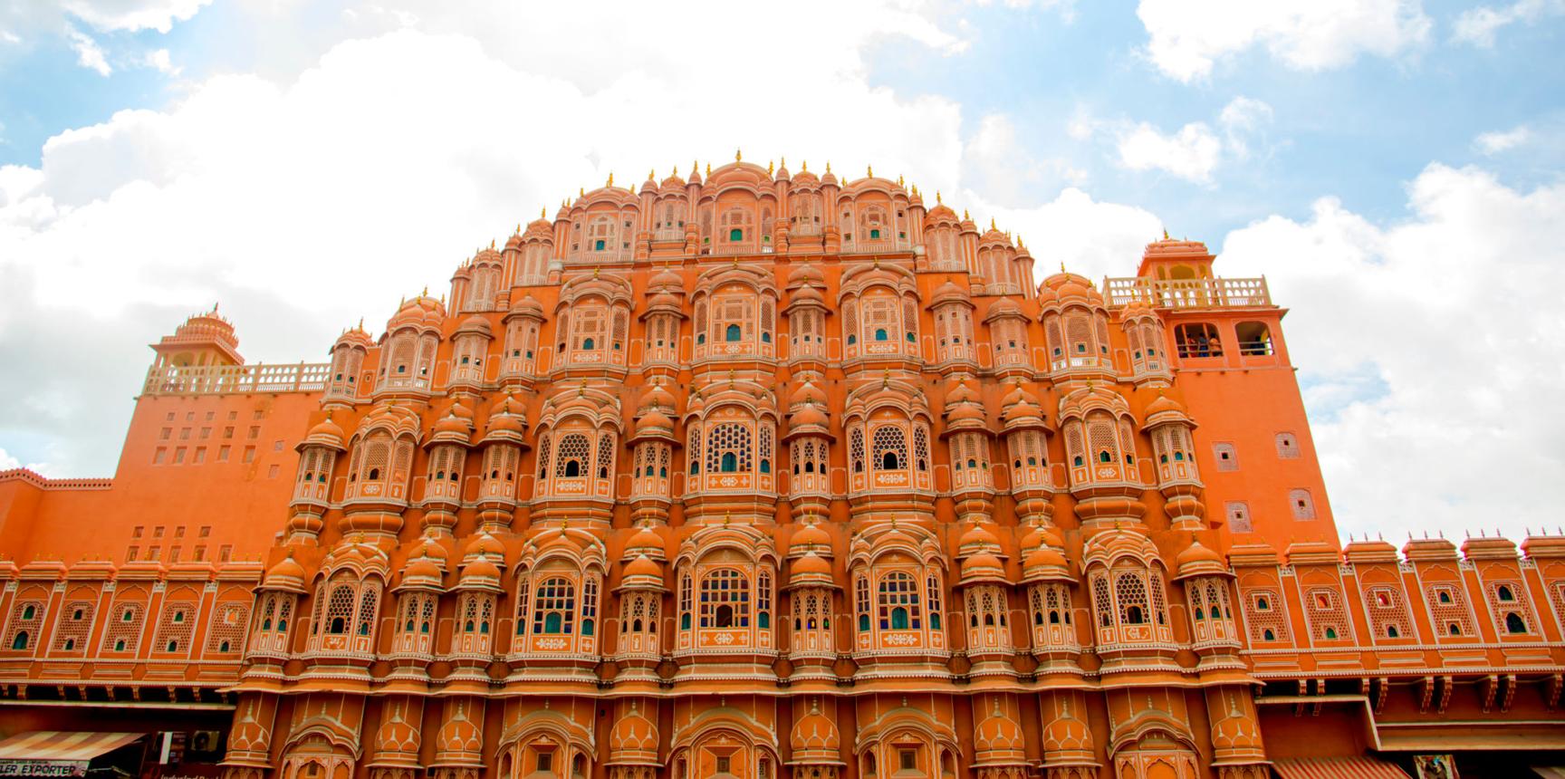 Golden Triangle Express (Delhi–Agra–Jaipur) image 1