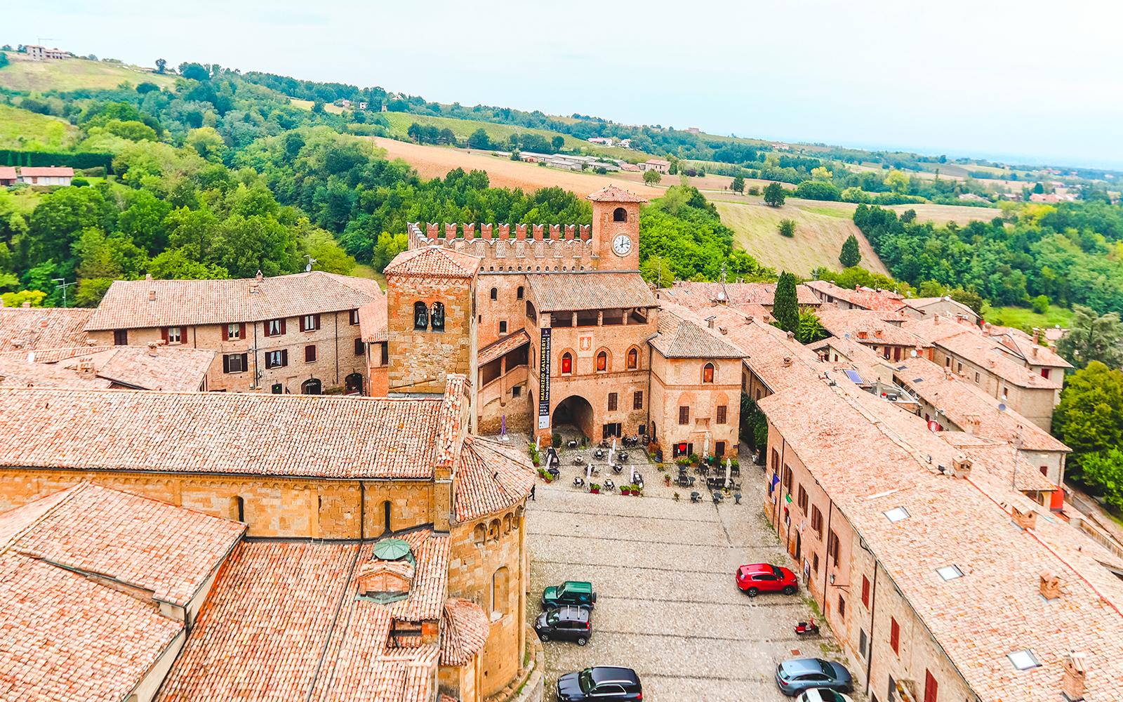 Complete Castel San Giovanni Experience image 1