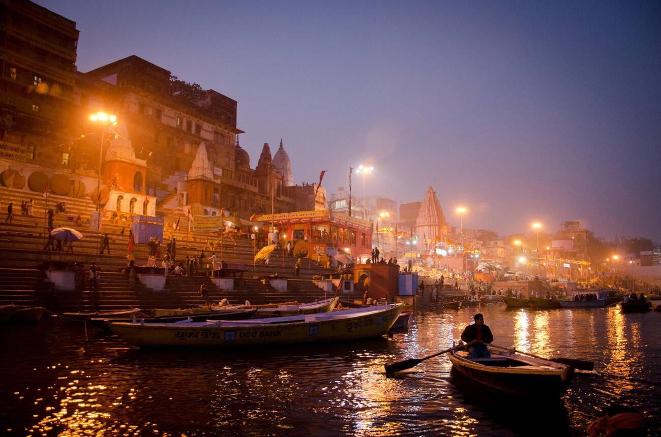 Ganga Aarti & Evening Boat Tour image 1