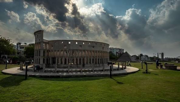 Kota Full-Day Sightseeing Tour image 1