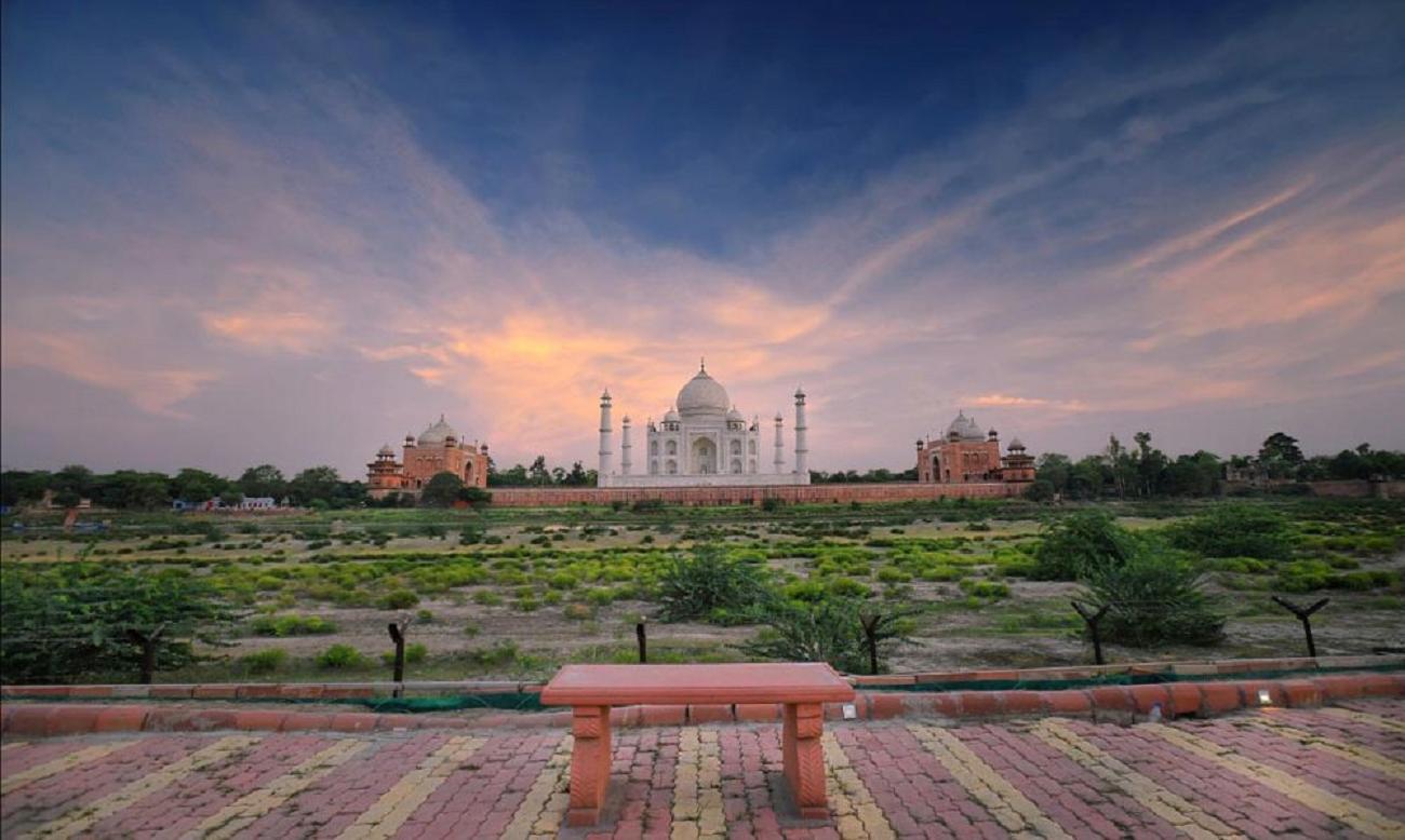 Agra & Fatehpur Sikri Full-Day Tour image 1