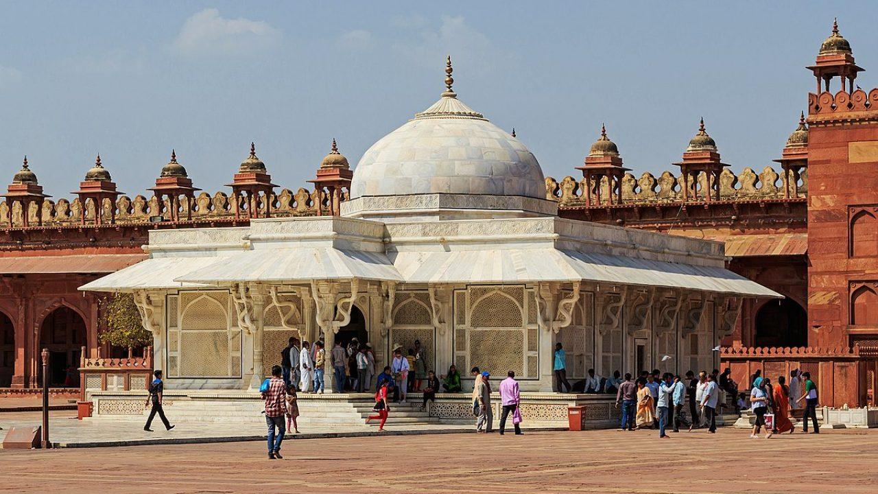 Fatehpur Sikri Heritage Tour image 1