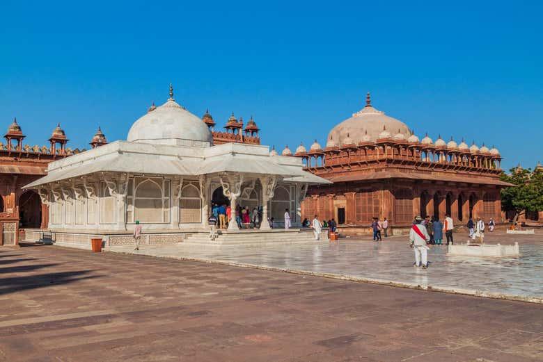 Fatehpur Sikri Complete Heritage Experience image 1
