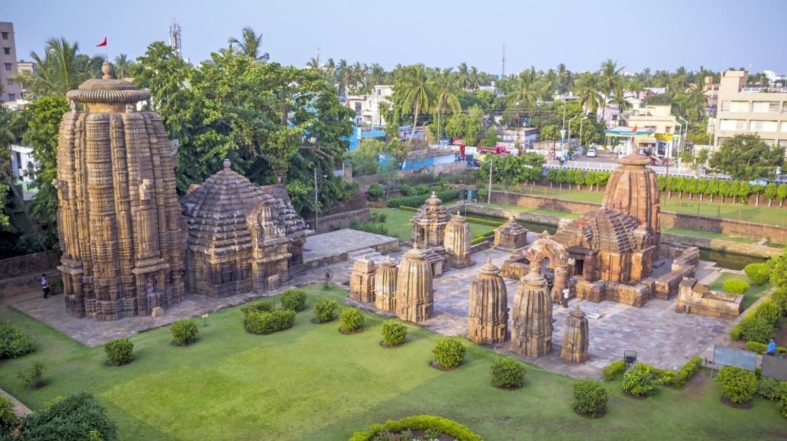 Bhubaneswar Caves & Nature Sightseeing Tour image 1