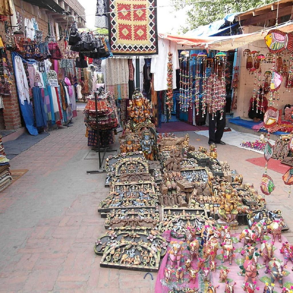 Jaipur Heritage & Local Market Experience image 1