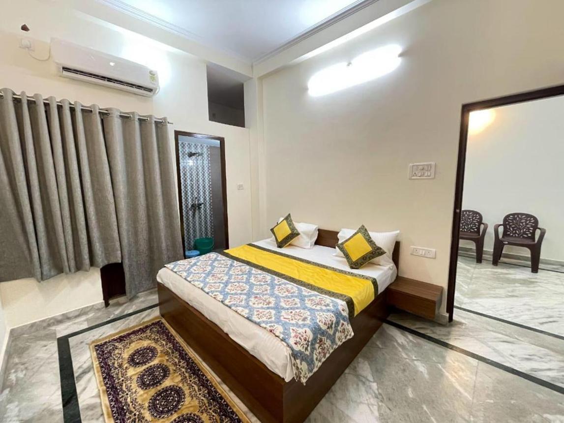 AC Room Stay image 1