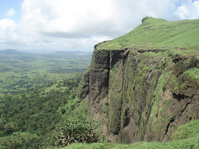 Trimbakeshwar Jyotirlinga Darshan Tour image 1