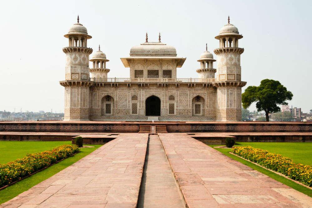 Agra Full-Day Mughal Heritage Tour image 1