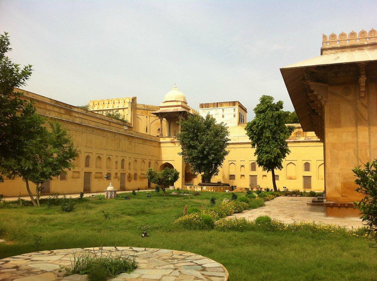 Ajmer Spiritual & Heritage Tour image 1