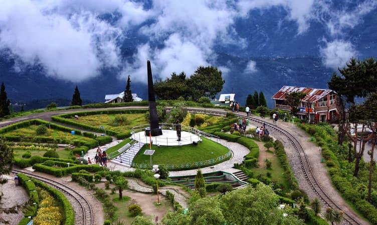 Darjeeling Himalayan Highlights Tour image 1