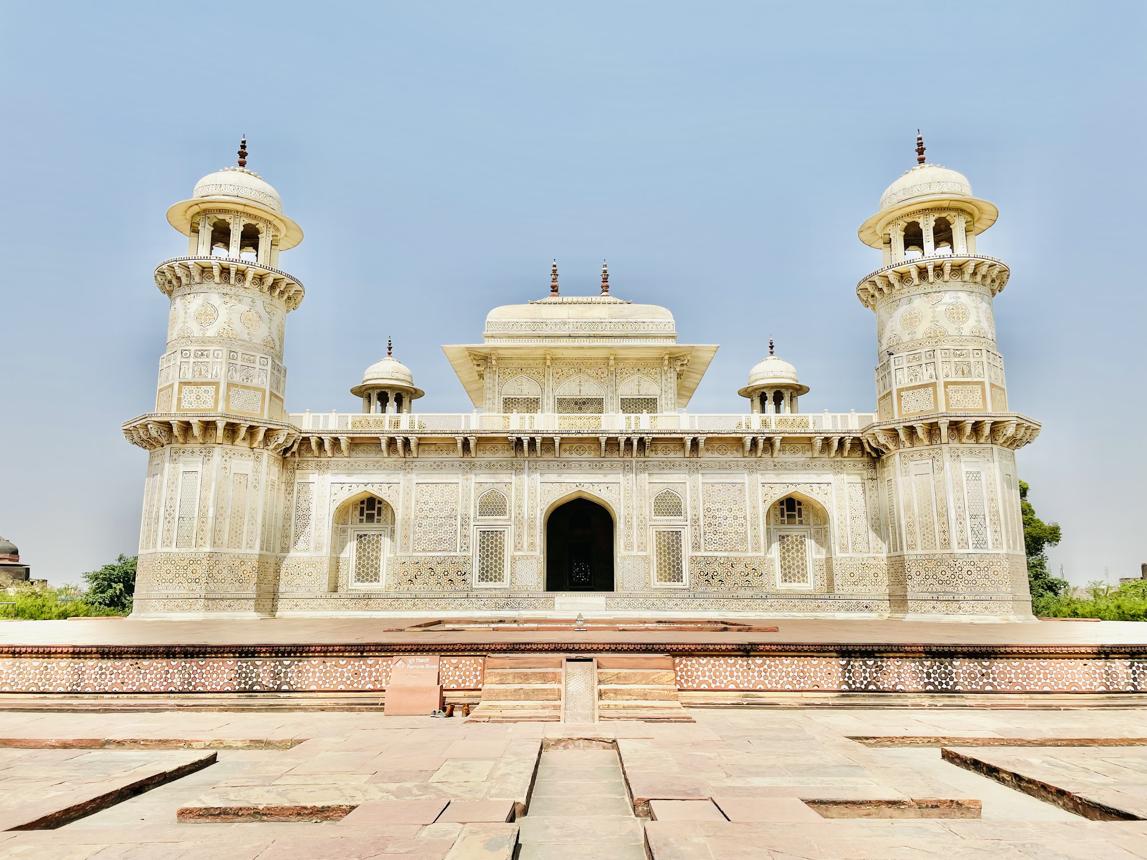 Taj Mahal Sunrise & Mughal Architecture Tour image 1