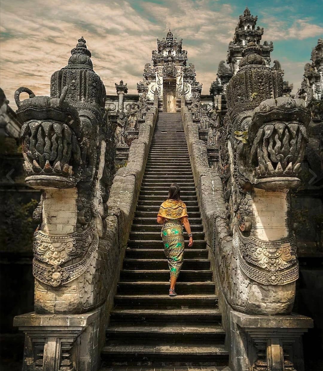 Gate' of heaven, lempuyang temple image 1