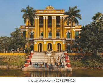 Royal Palaces & Imambara Heritage Trail image 1