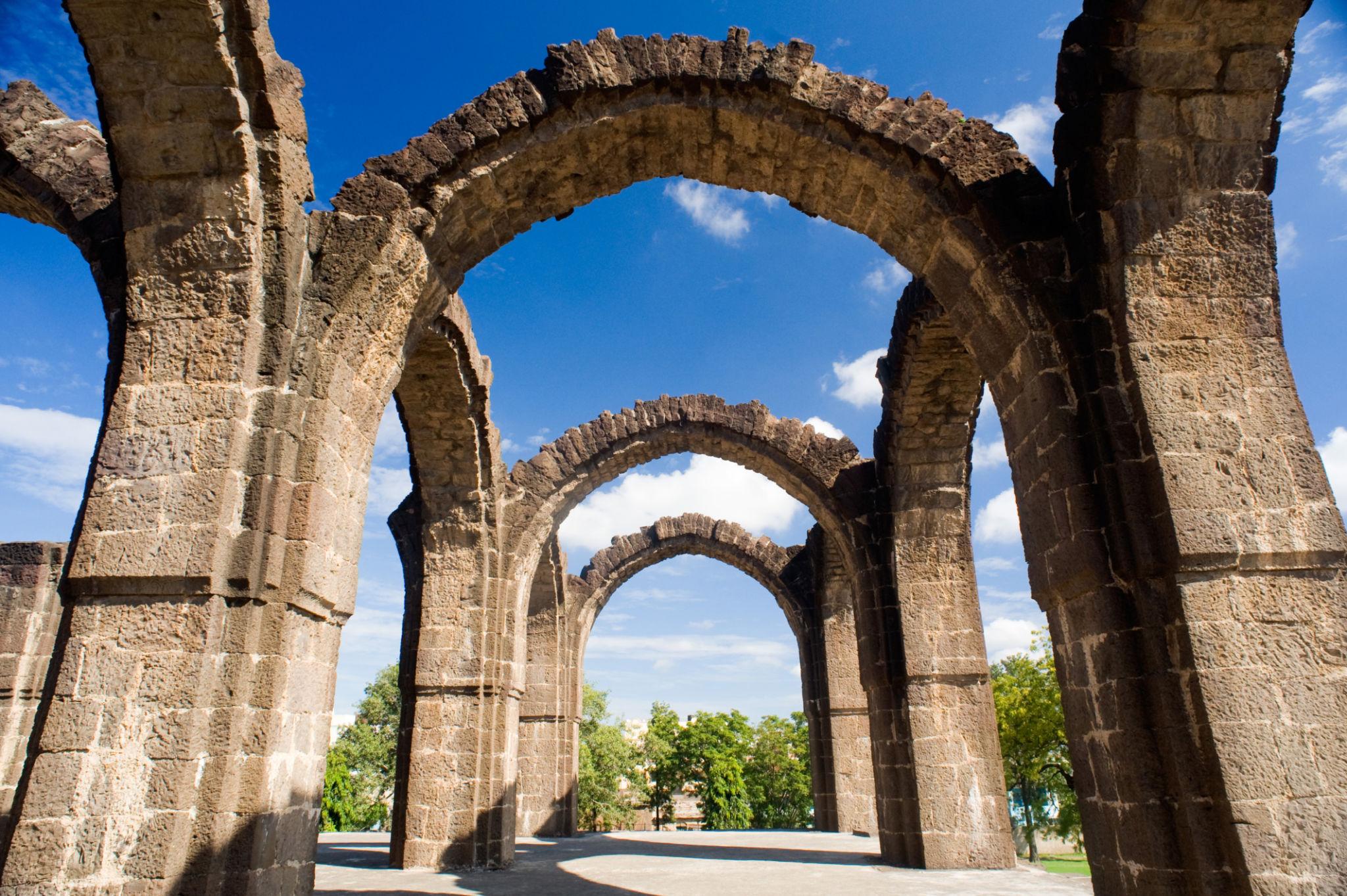 Vijayapura Forts, Monuments & Cultural Tour image 1