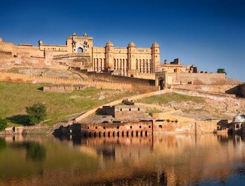 City Palace, Hawa Mahal & Walled City Bazaar Expedition image 1