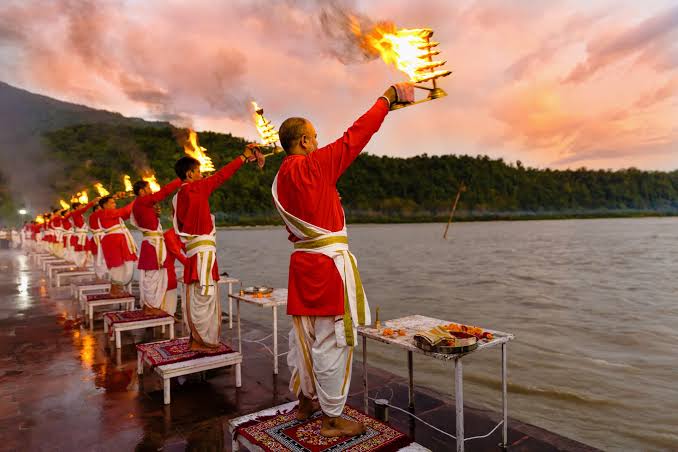 Haridwar Ghats & Evening Ganga Aarti Trail image 1