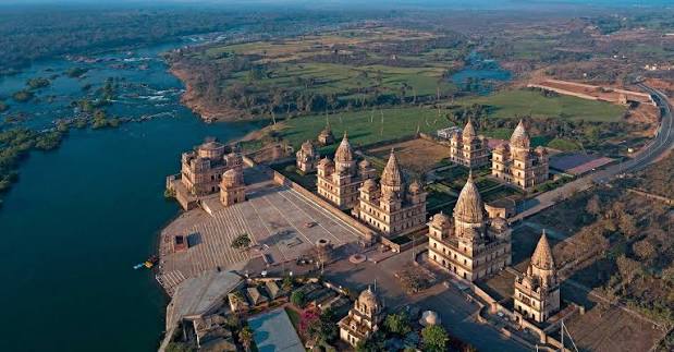 Bundela Palaces & Sacred Temple Heritage Package image 1