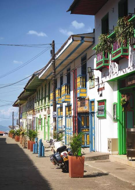 Filandia Colonial Square & Specialty Coffee Finca Trail image 1